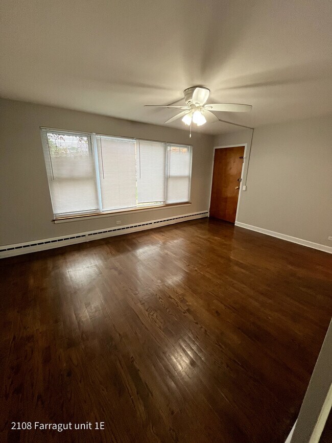 Building Photo - 2108 W Farragut Ave