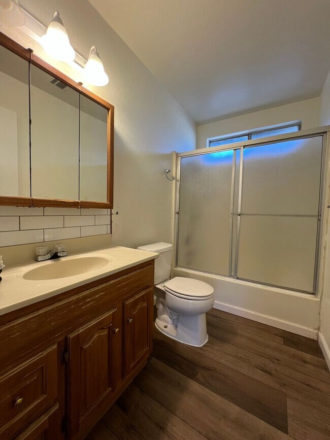 Foto del edificio - Cozy 2 Bed, 1 Bath – Great Location, Great...