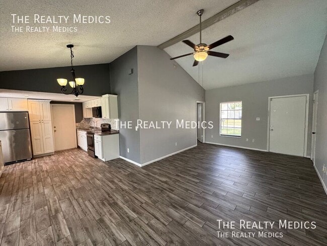 Building Photo - 8112 Elsee Dr
