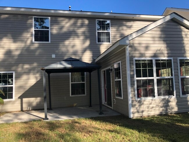 Building Photo - 104 Glory Rd