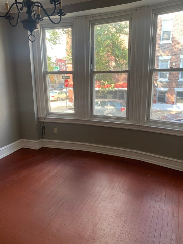 Primary Photo - 5103 Brown St