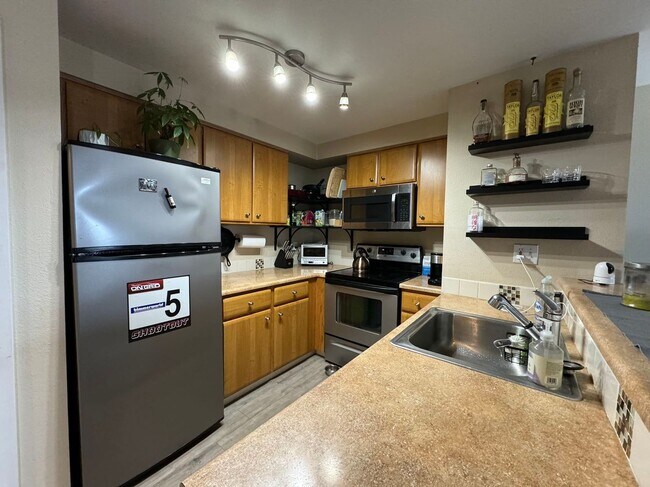 Foto del edificio - CLICK "REQUEST A TOUR" NOW!