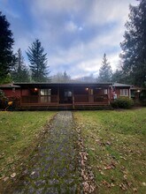 Building Photo - 174 Bartlett Rd