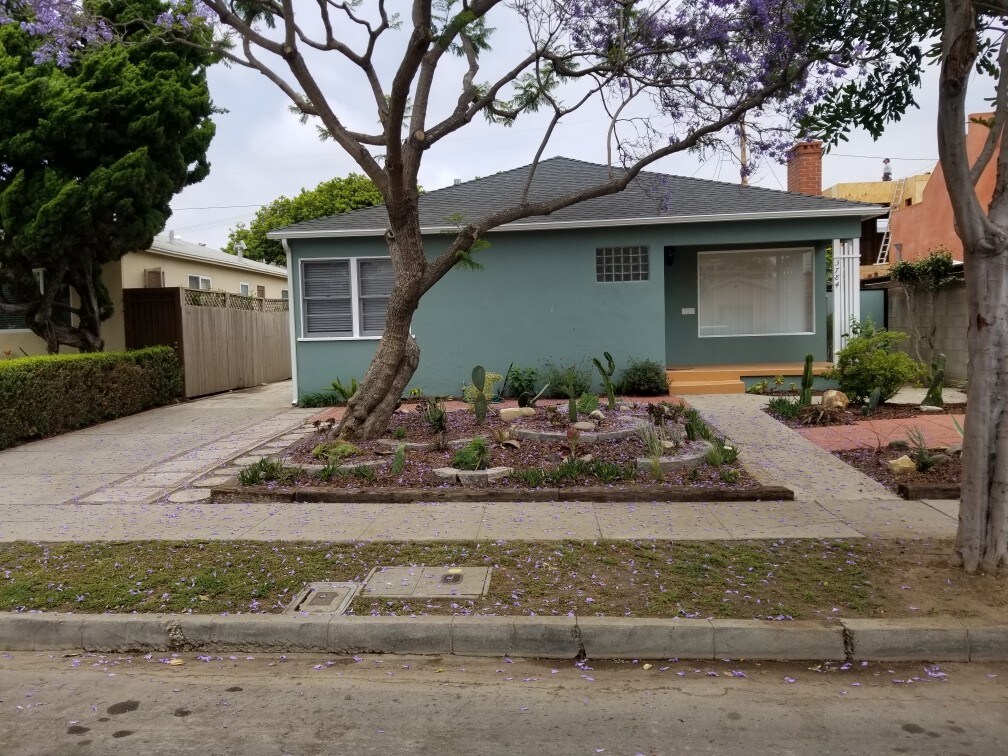 Foto principal - 3784 Rosewood Ave