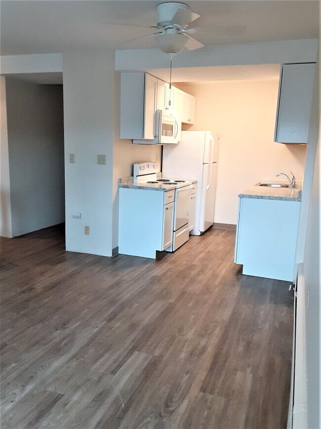 Mount Royal Manor Apartments in Duluth, MN