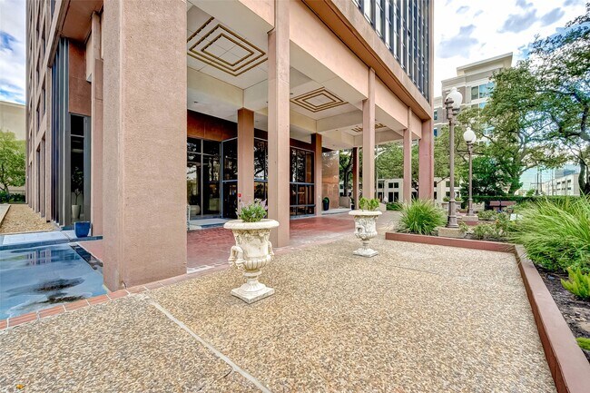 Foto del edificio - 5150 Hidalgo St