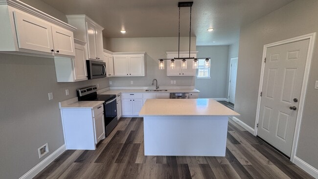Building Photo - 100 Rams Dr