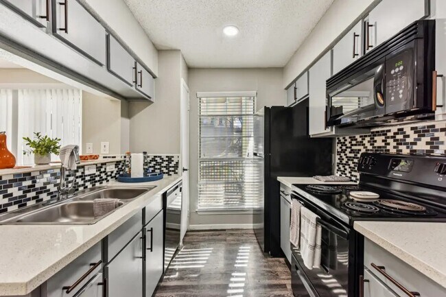 Building Photo - 2501 Wickersham Ln