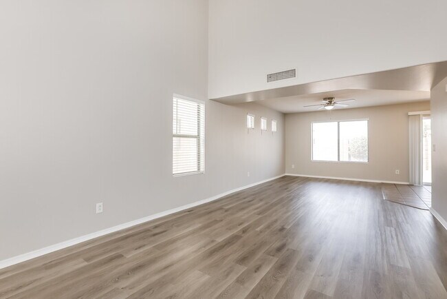 Building Photo - 15535 W Mohave Cir
