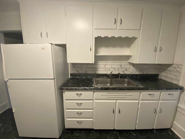Kitchen - 1219 Lincolnway East