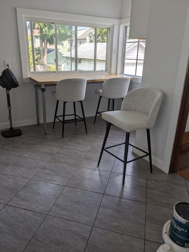 Building Photo - 133 West Ave