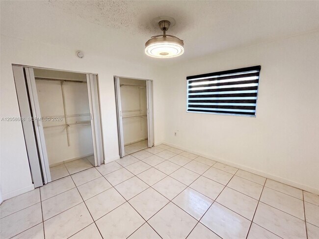 Foto del edificio - 2925 W 80th St