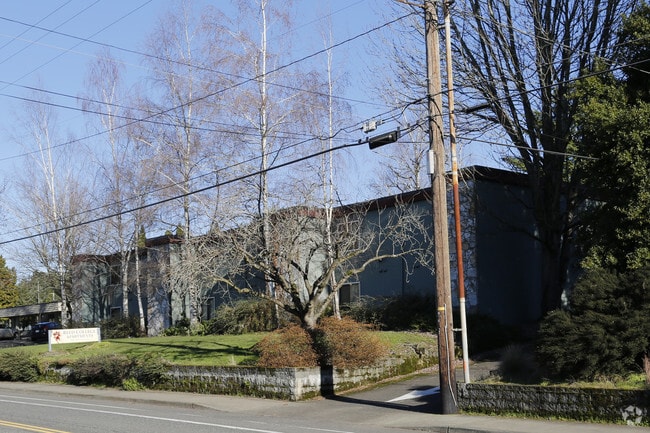 Building Photo - Reed College Apartments