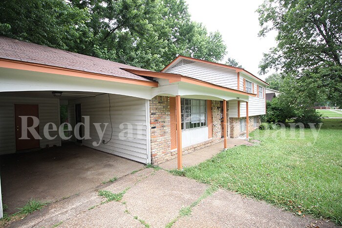 Building Photo - Wonderful 2-Story Home
