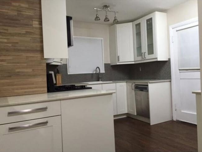 Foto del edificio - 430 Wimbledon Road Northeast