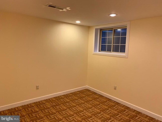 Building Photo - 6227 Manchester Way