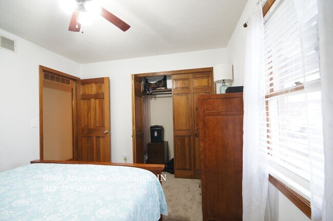 Building Photo - 8866 Arcadia Dr