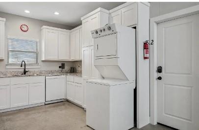 Building Photo - 703 Maple St