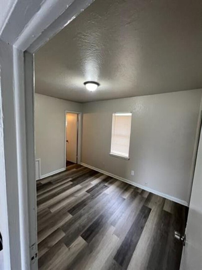 Foto del edificio - Perfect 1 bed unit located within walking distance of Woodson Park