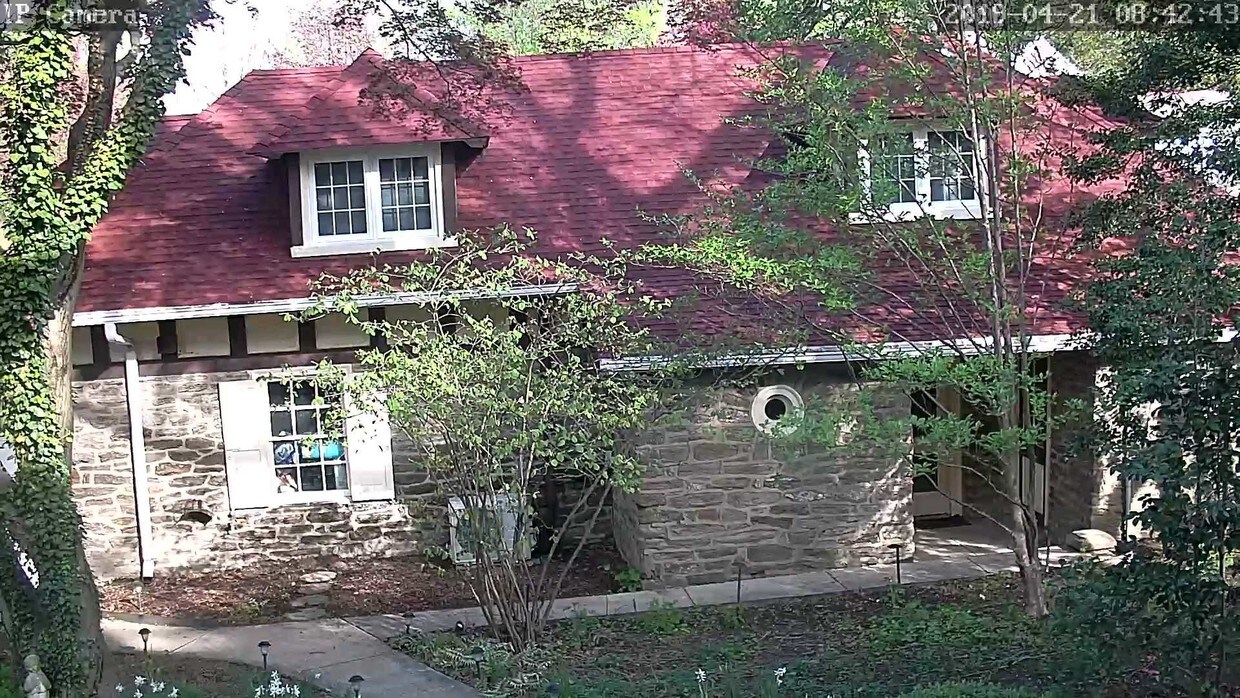 Primary Photo - 515 E Sedgwick St