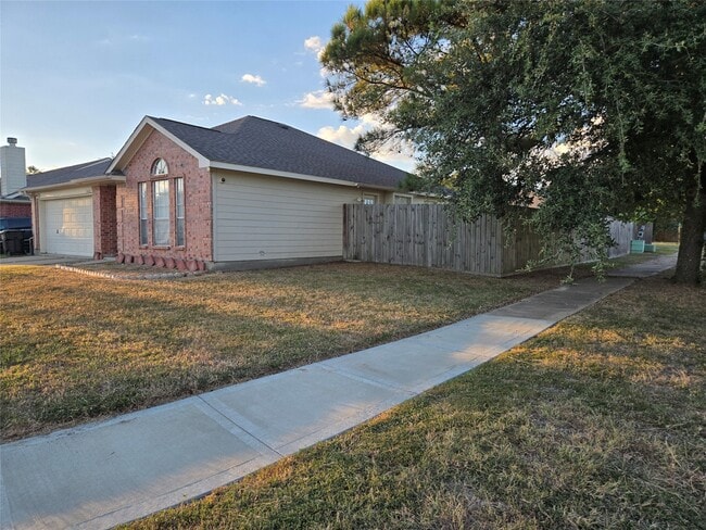 Building Photo - 24202 Bar Kay Ln