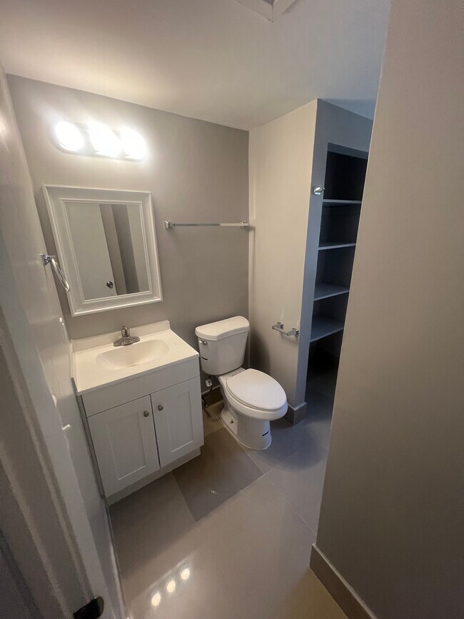 Foto del edificio - 1525 W 16th St