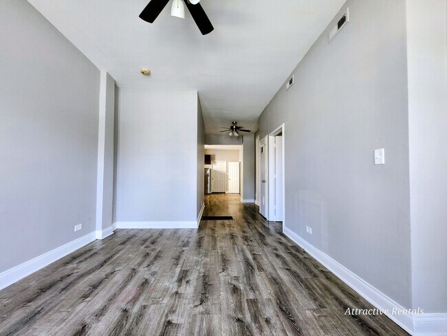 Foto del edificio - 1415 E 75th St