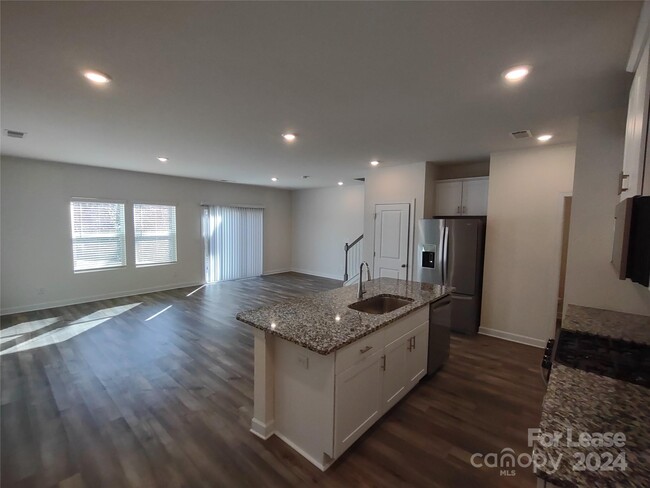 Building Photo - 2631 Greenmarket Dr