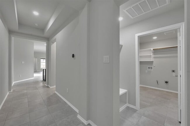 Building Photo - 322 Highland Bayou Dr