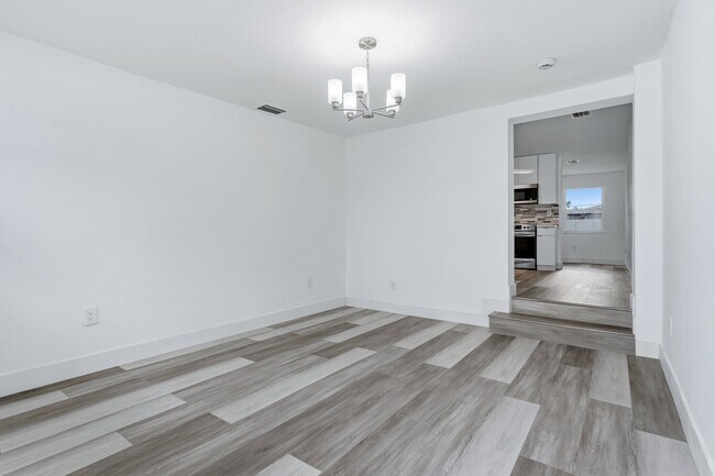 Foto del edificio - 2433 NW 97th St
