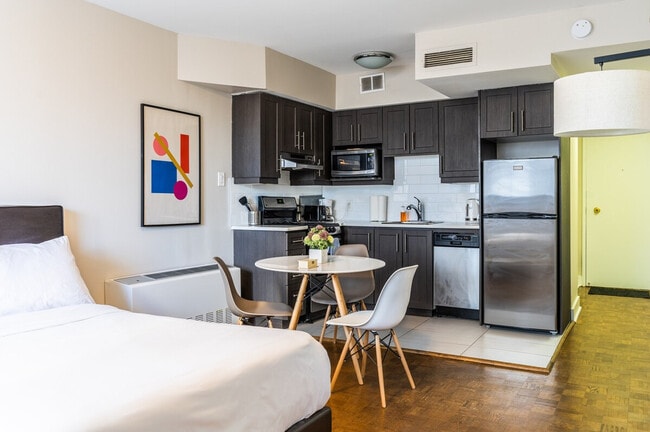 Photo du bâtiment - 1245 Rue Redpath-Crescent