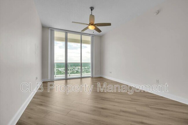 Foto del edificio - 231 Riverside Dr