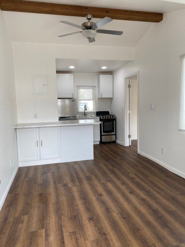 Foto del edificio - 9762 N River Rd