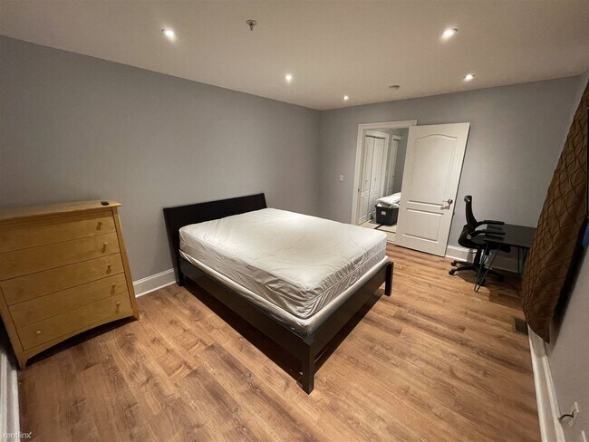 Foto del edificio - 2 br, 2 bath Condo - 2047 Walnut Street 1M