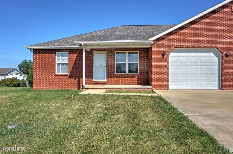 Primary Photo - 2 br, 2 bath House - 812 Country Club Dr.