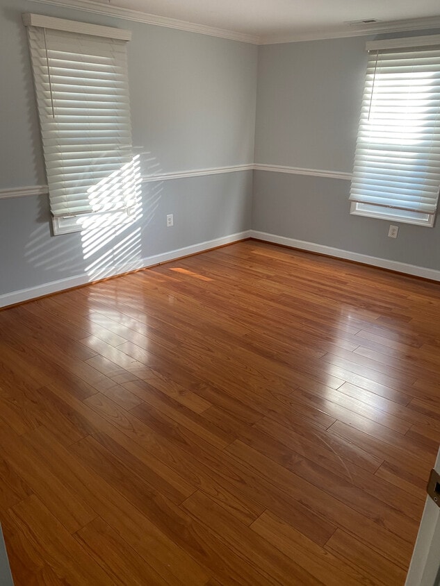 Photo - 438 Main St-Top Floor D Available $750