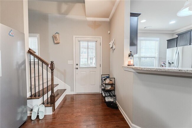 Foto del edificio - 801 Village Field Ct NW