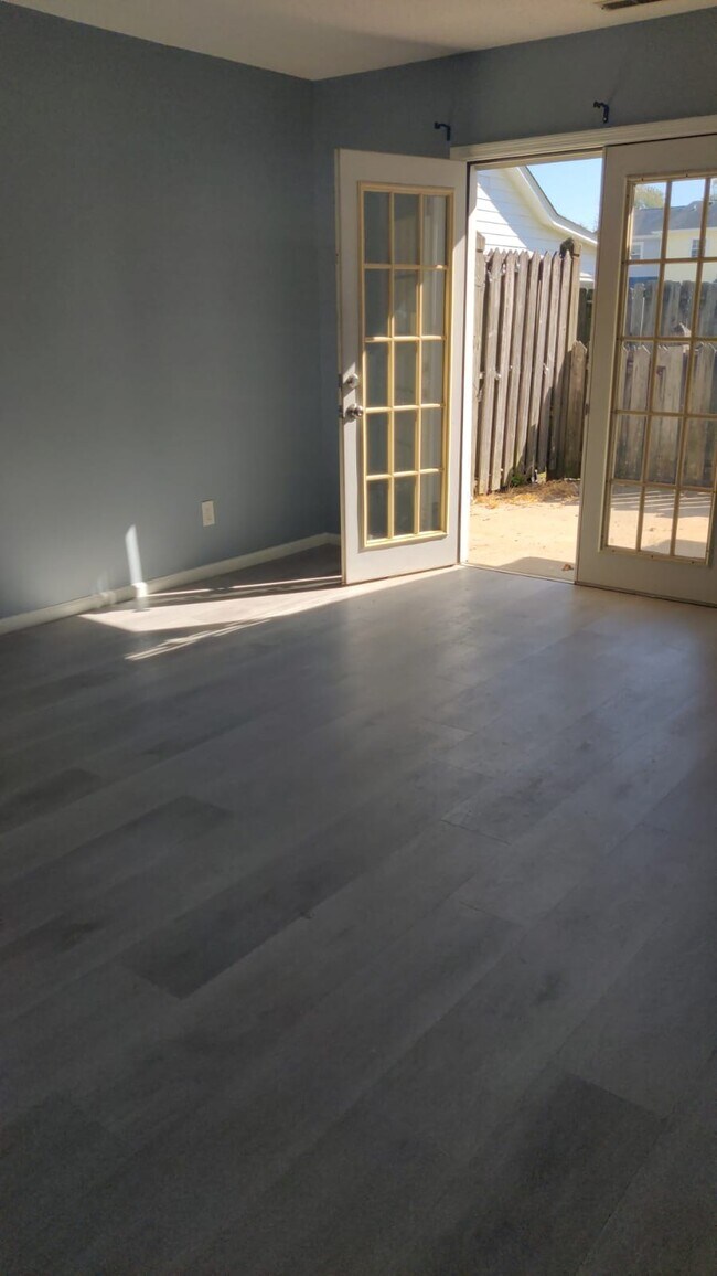 Foto del edificio - 2925 Carriage Row Ln