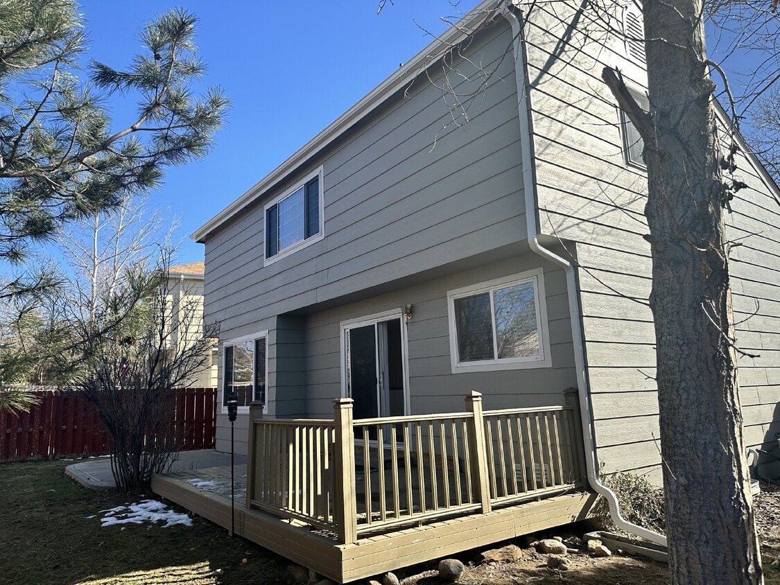 Foto principal - All yard care included! Great community am...