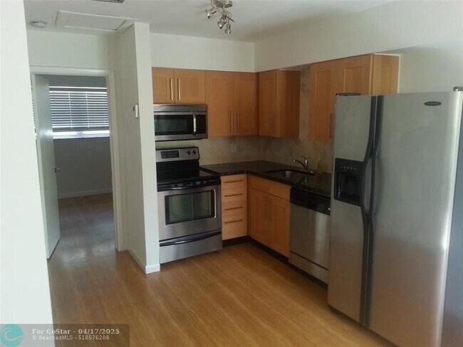 Foto del edificio - 713 SE 18th St