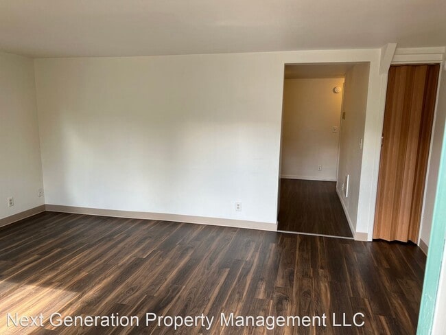 Building Photo - 3 br, 1 bath House - 1106 'N' St.