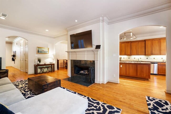 Building Photo - 4012 Gramercy St