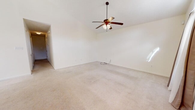 Building Photo - 2108 Dutch Ct