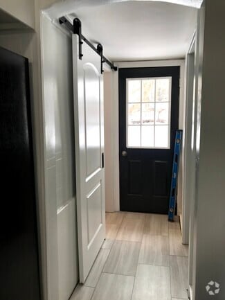 Building Photo - 52 Orchard Street
