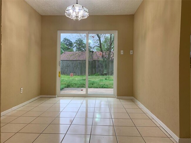 Building Photo - 7811 Swallow Park Dr
