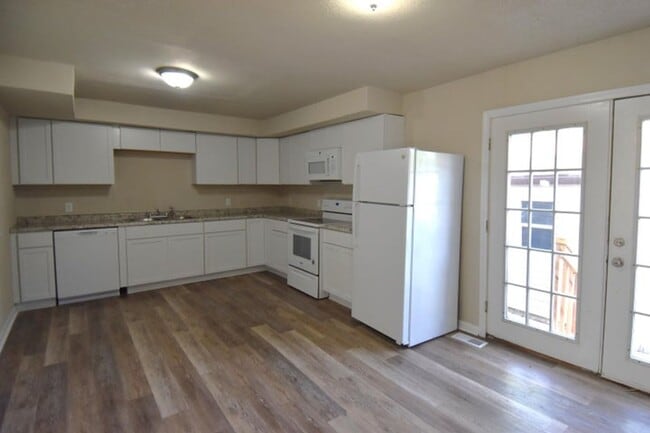 Building Photo - 4 Bedroom 2 Full Bathroom Boone for Rent