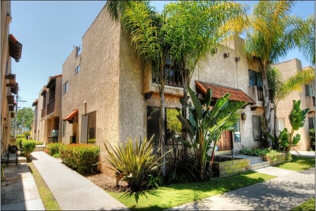 Foto del edificio - 3867 Girard Ave