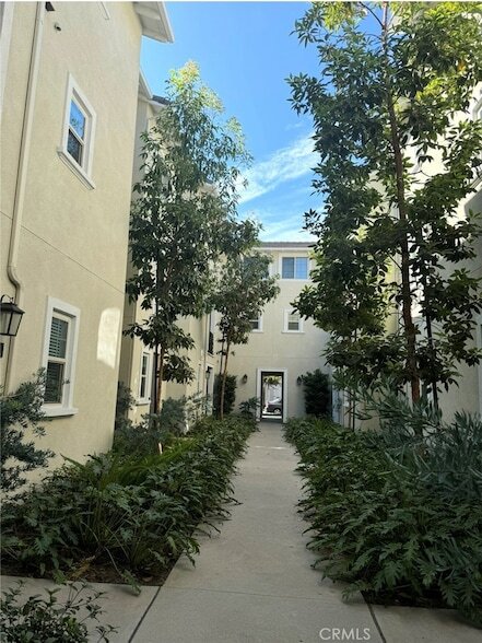 Foto del edificio - 142 Lantana Dr