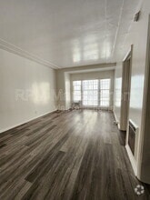 Building Photo - 1781 N Orchid Ave
