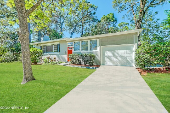 Building Photo - 2459 Mercer Cir S